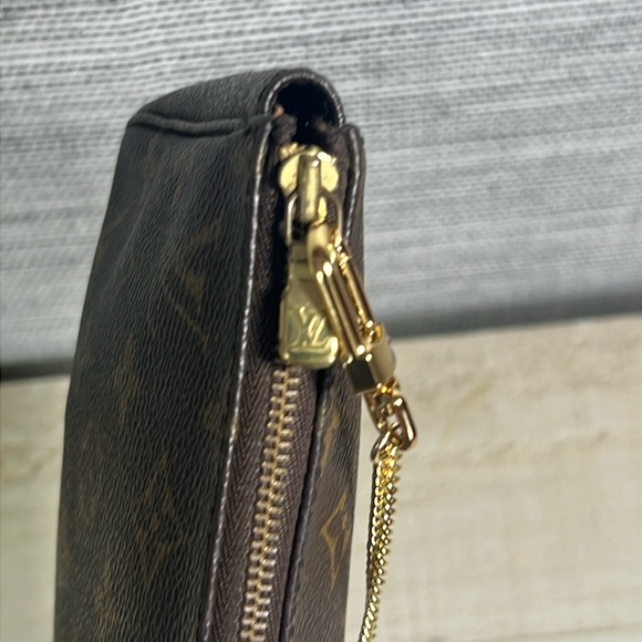 Louis Vuitton Pouch Bag Pochette Monogram ✅COA Included - Picture 5 of 16